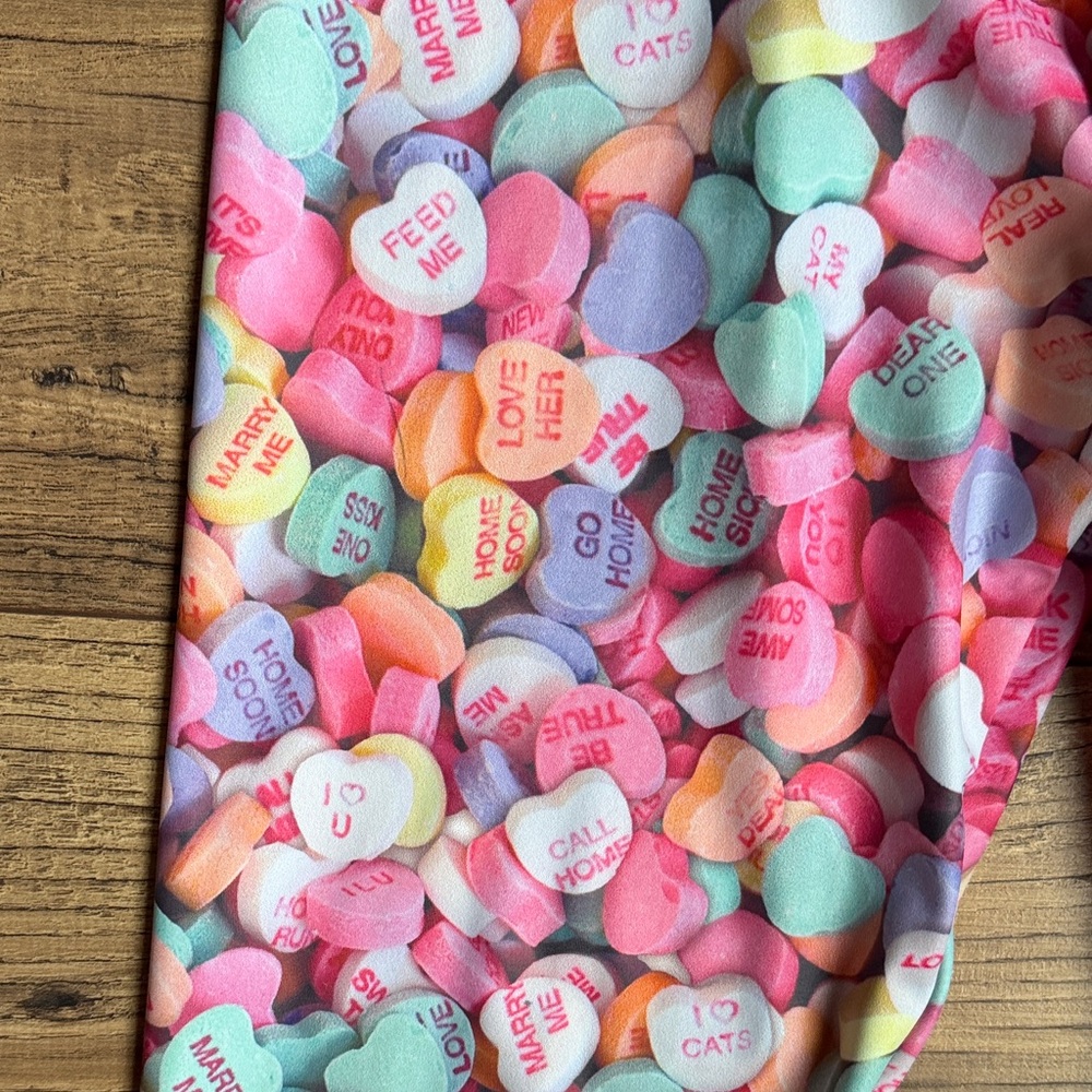 BlackMilk Pastel Candy Heart Print Leggings - Picture 4 of 6